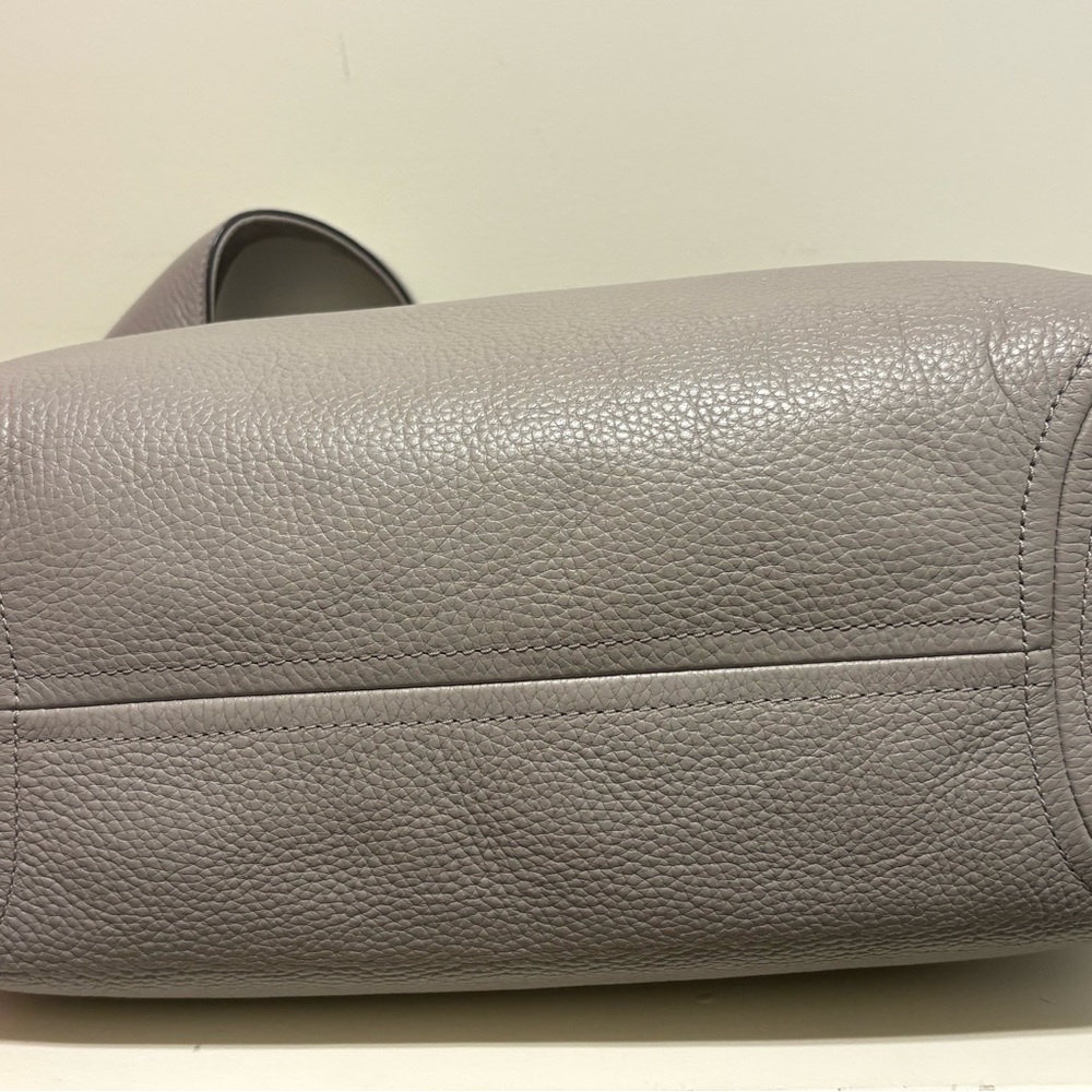 Michael Kors Gray pebble Leather Hobo Bag excellent condition - Picture 5 of 5